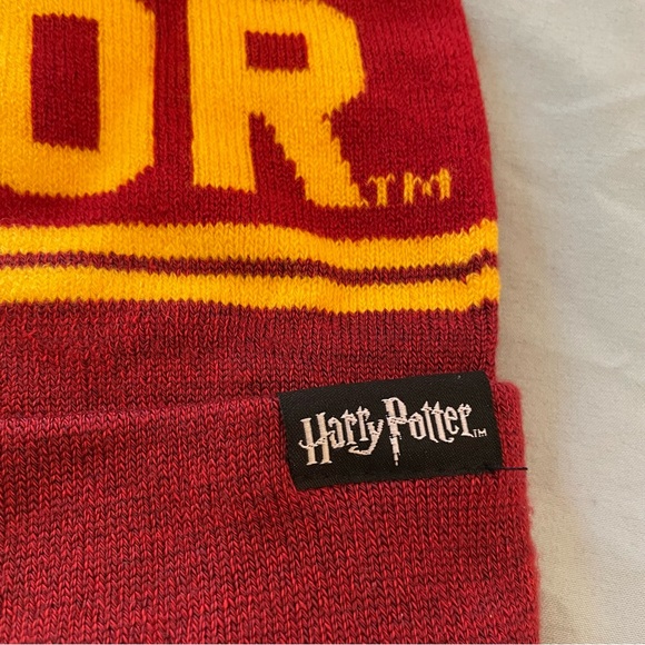 Harry Potter Gryffindor Hat w/ Embroidered Courage Determination Bravery Patch - Picture 4 of 9